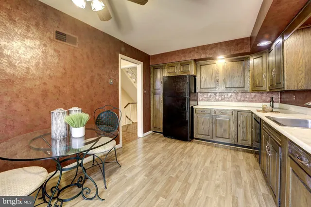 $750,000 | 10902 Wickshire Way, Unit F, Rockville, MD 20852