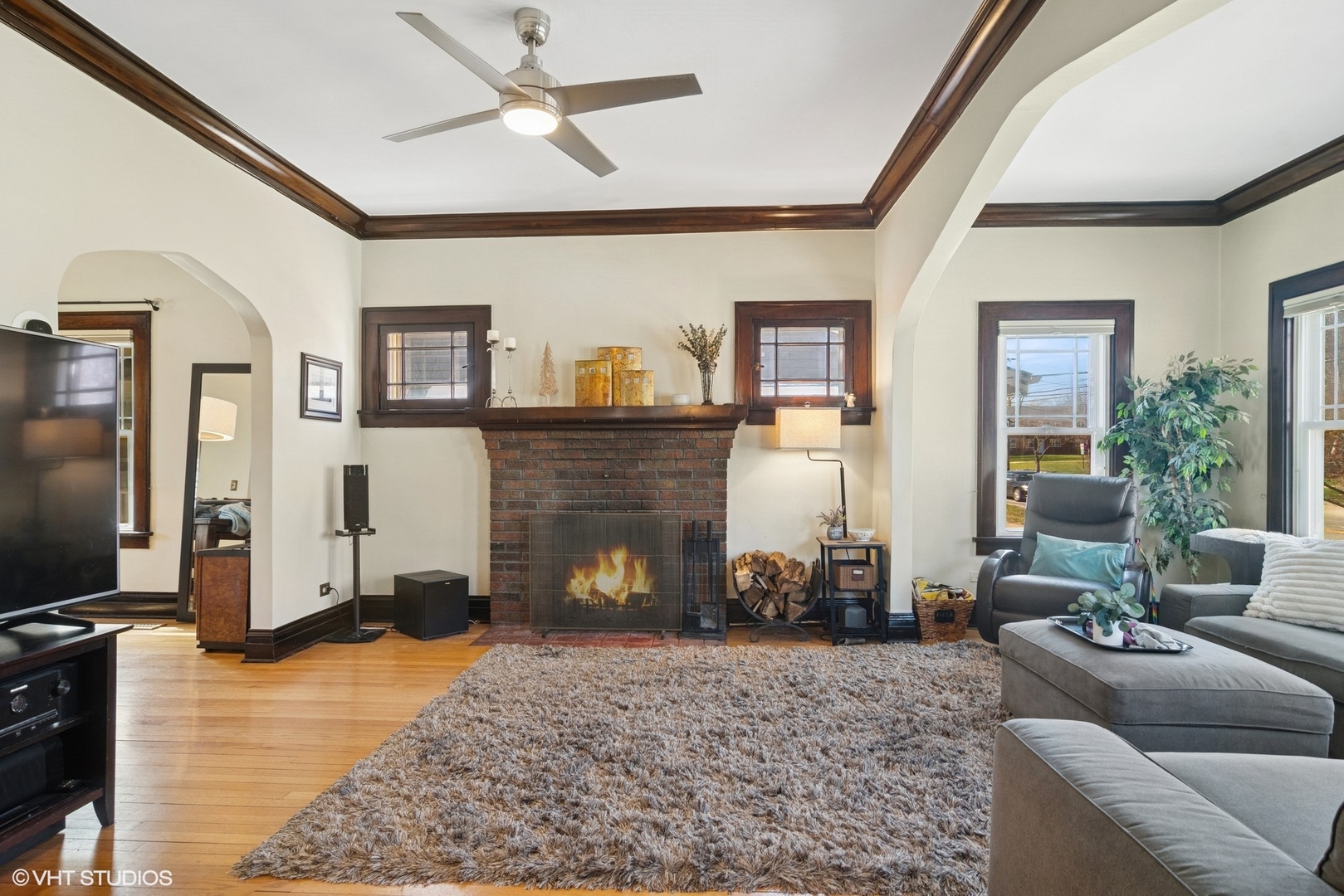 335 West Palatine Road Palatine, IL 60067 - Photo 4 of 33