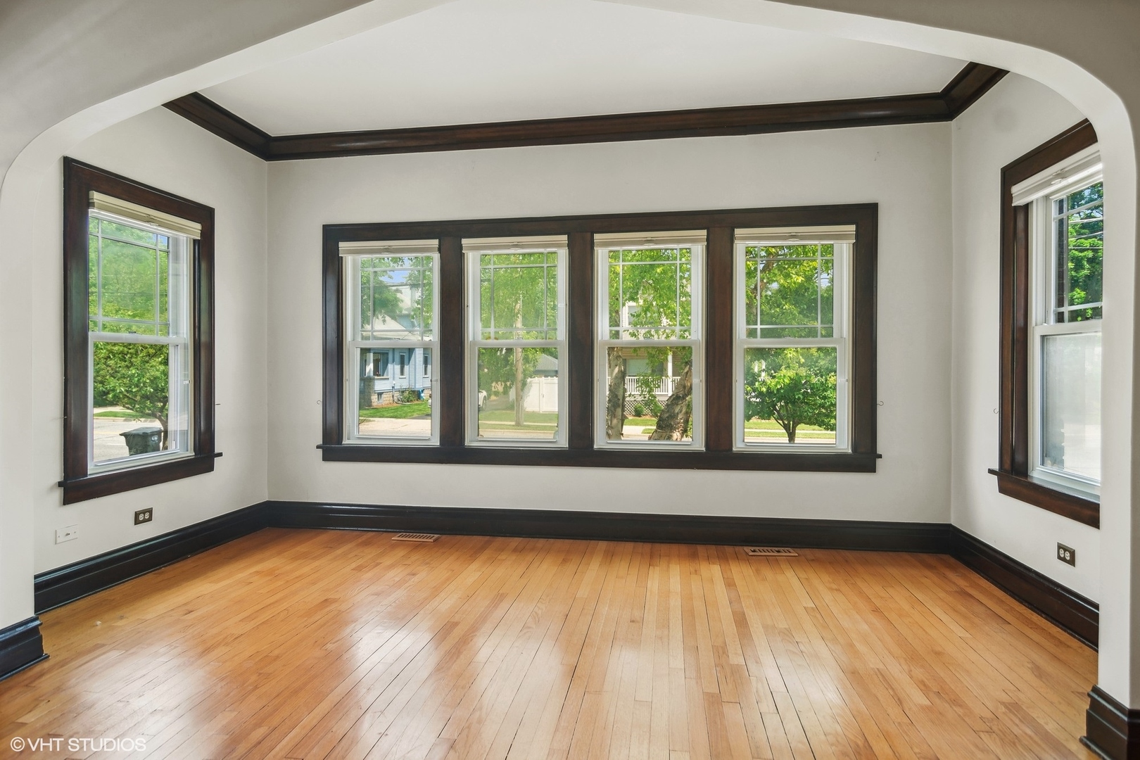 335 West Palatine Road Palatine, IL 60067 - Photo 7 of 33
