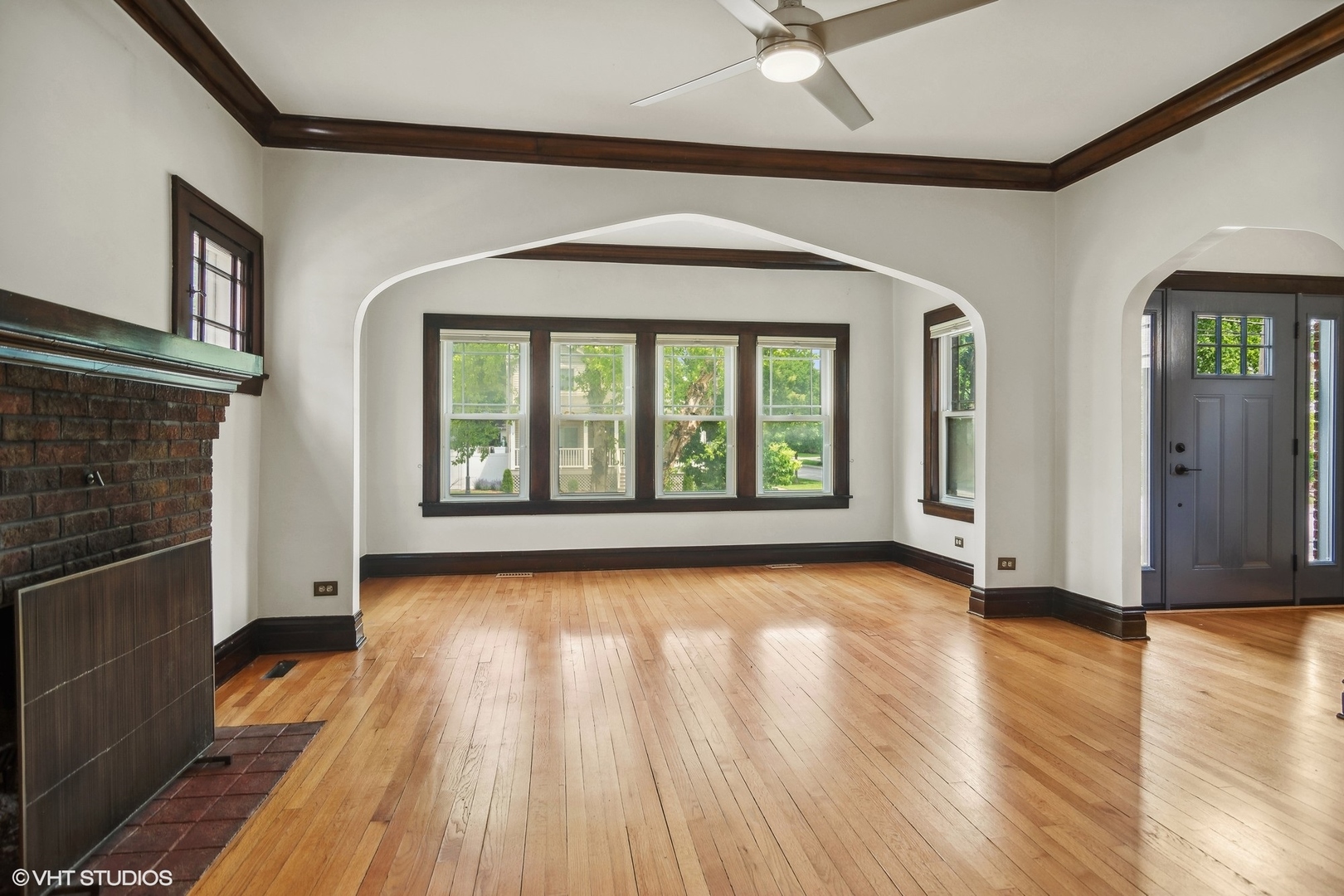 335 West Palatine Road Palatine, IL 60067 - Photo 9 of 33