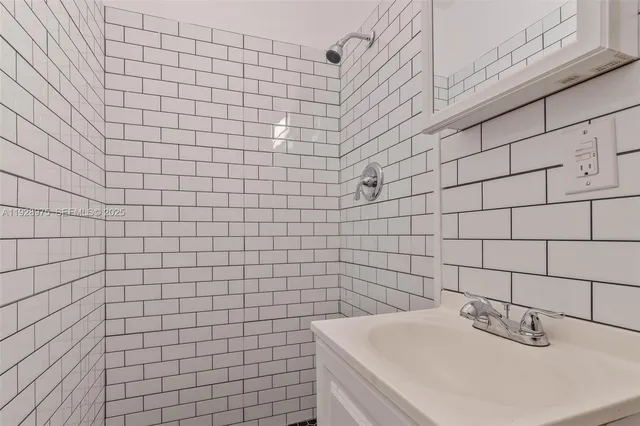 $2,695 | 259 Northeast 56th Street, Unit 1, Miami, FL 33137