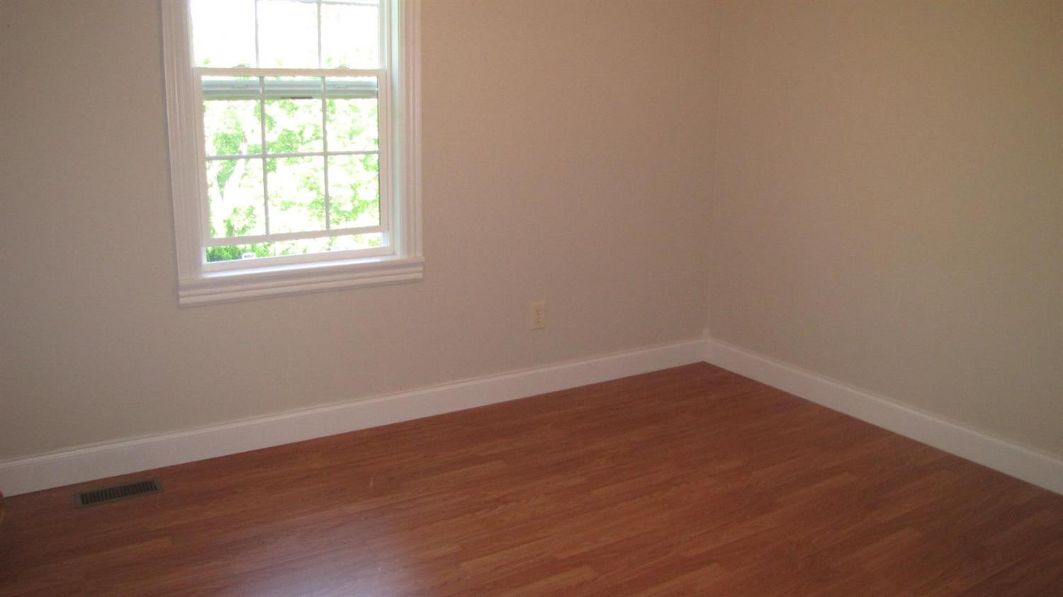 90 Roy Cox Road Manchester, KY 40962 - Photo 19 of 36 Photo 19