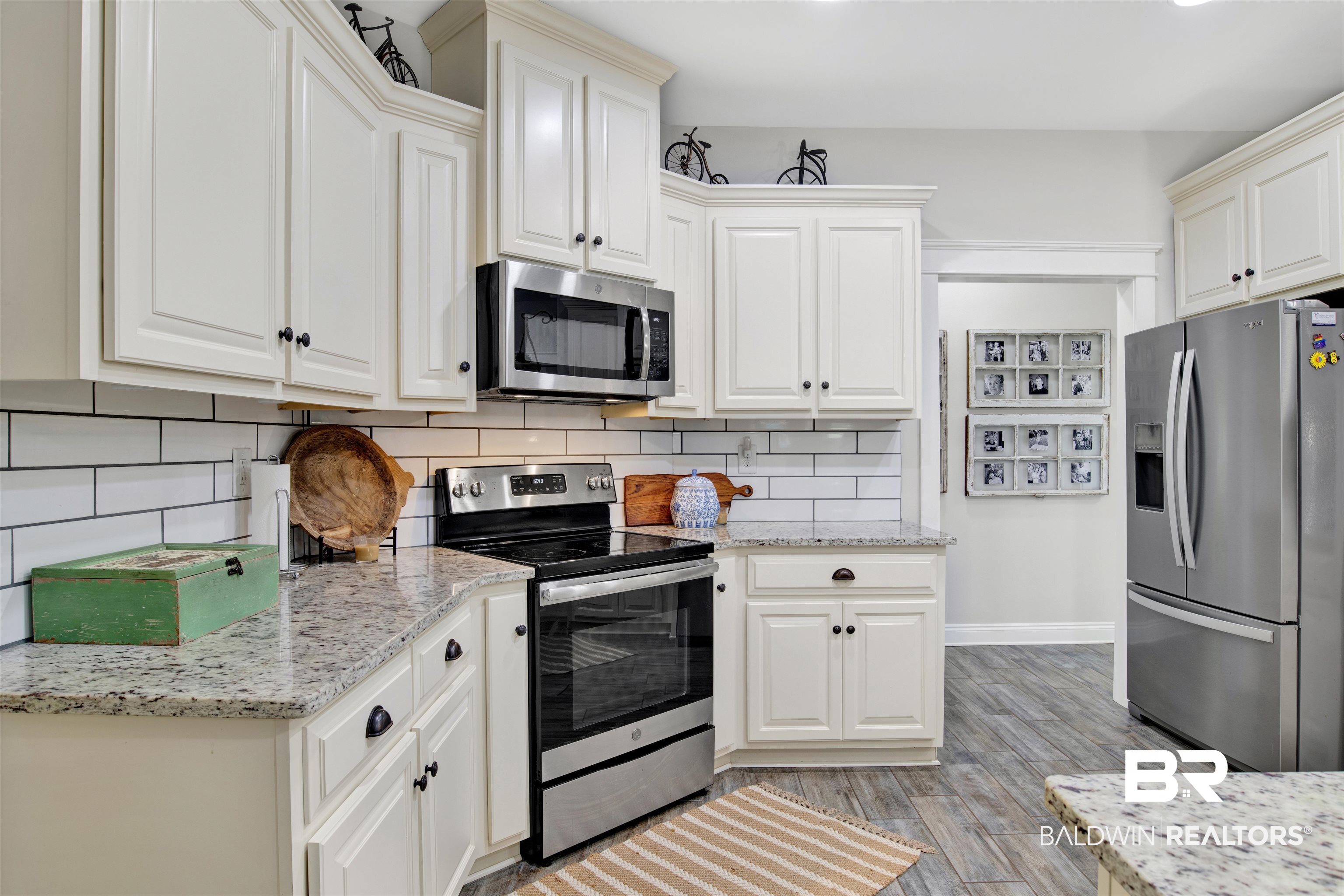 21475 Sedlack Road Silverhill, AL 36576 - Photo 14 of 36 SS Appliances & Granite