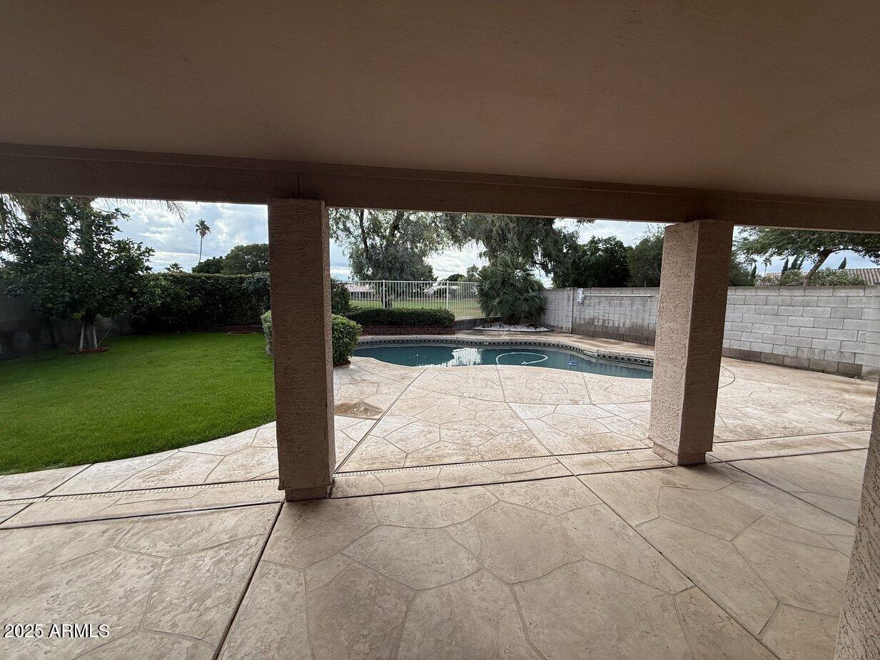 6079 West Irma Lane Glendale, AZ 85308 - Photo 27 of 33 a view of swimming pool from a yard