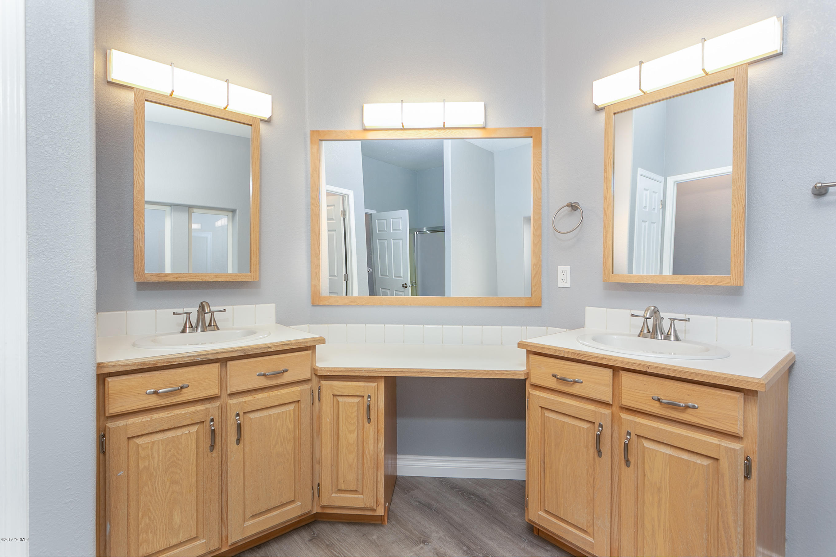 1361 Highschool Road Mabton, WA 98935 - Photo 13 of 24 a bathroom with a sink and a mirror