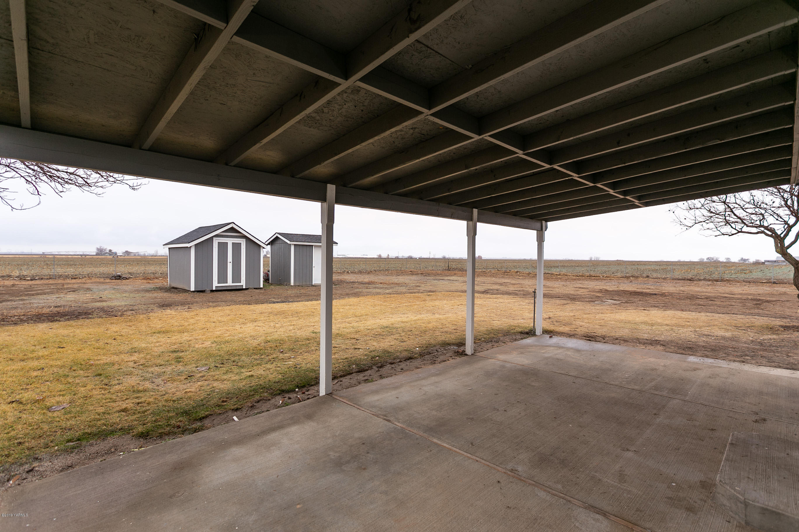 1361 Highschool Road Mabton, WA 98935 - Photo 22 of 24 a view of an ocean