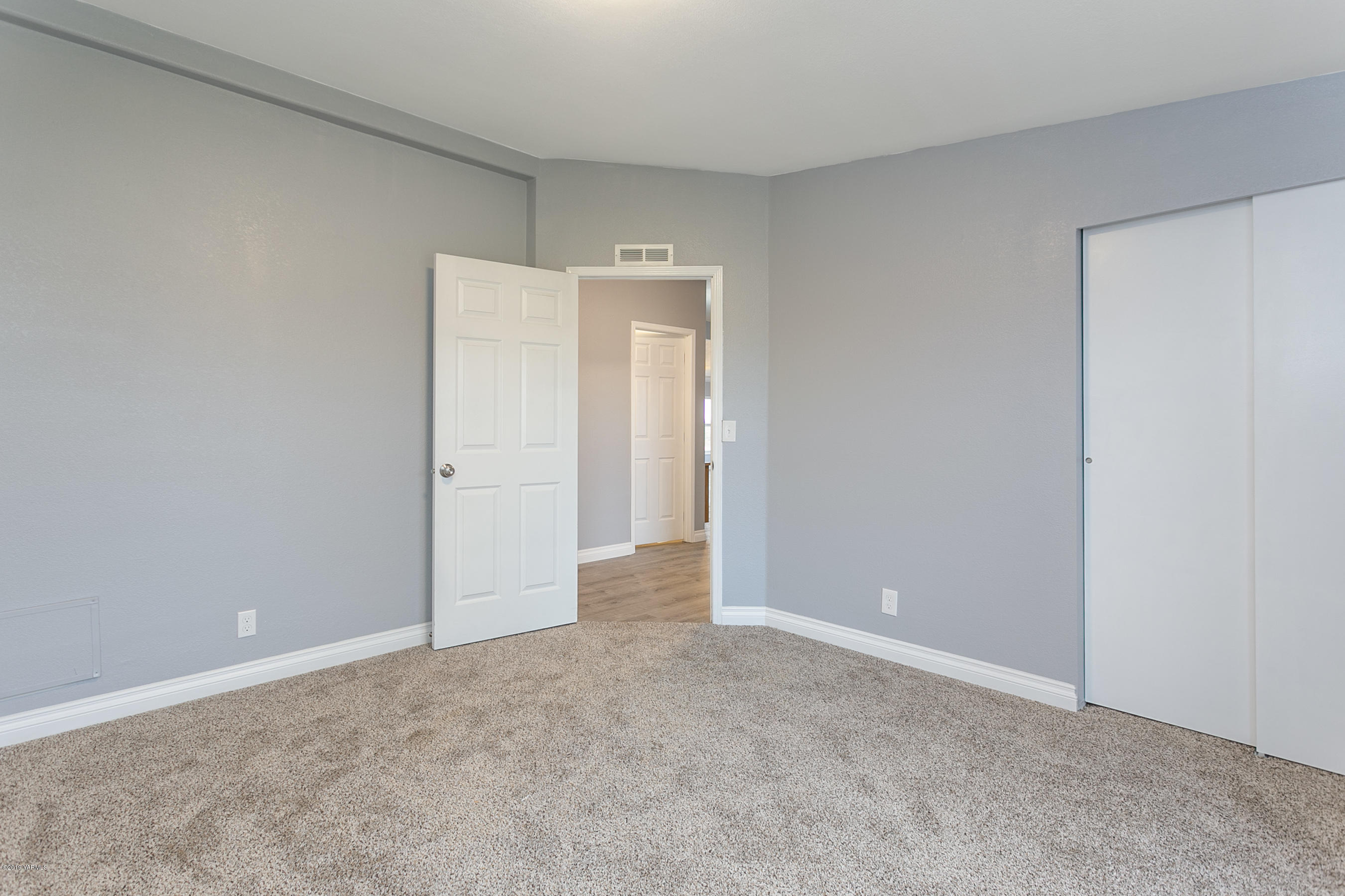 1361 Highschool Road Mabton, WA 98935 - Photo 23 of 24 a view of an empty room