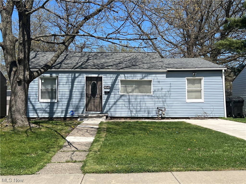 2047 North Green Road Cleveland, OH 44121 - Photo 1 of 21