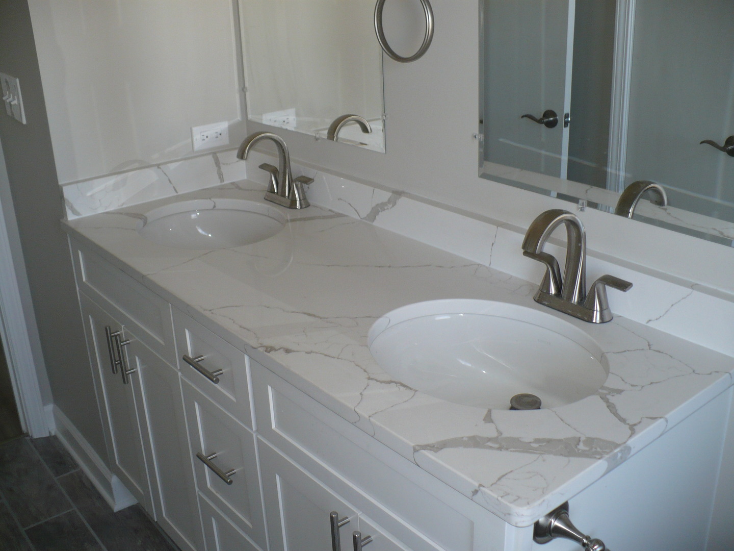 3125 Jo Ann Drive Joliet, IL 60431 - Photo 9 of 16 a bathroom with a sink and a mirror