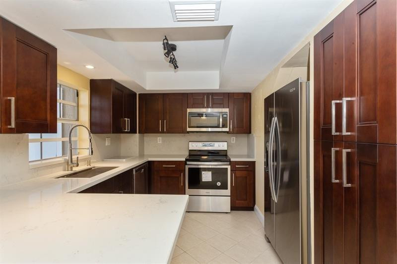 5200 Lake Loop Road Cooper City, FL 33330 - Photo 8 of 34 Photo 9