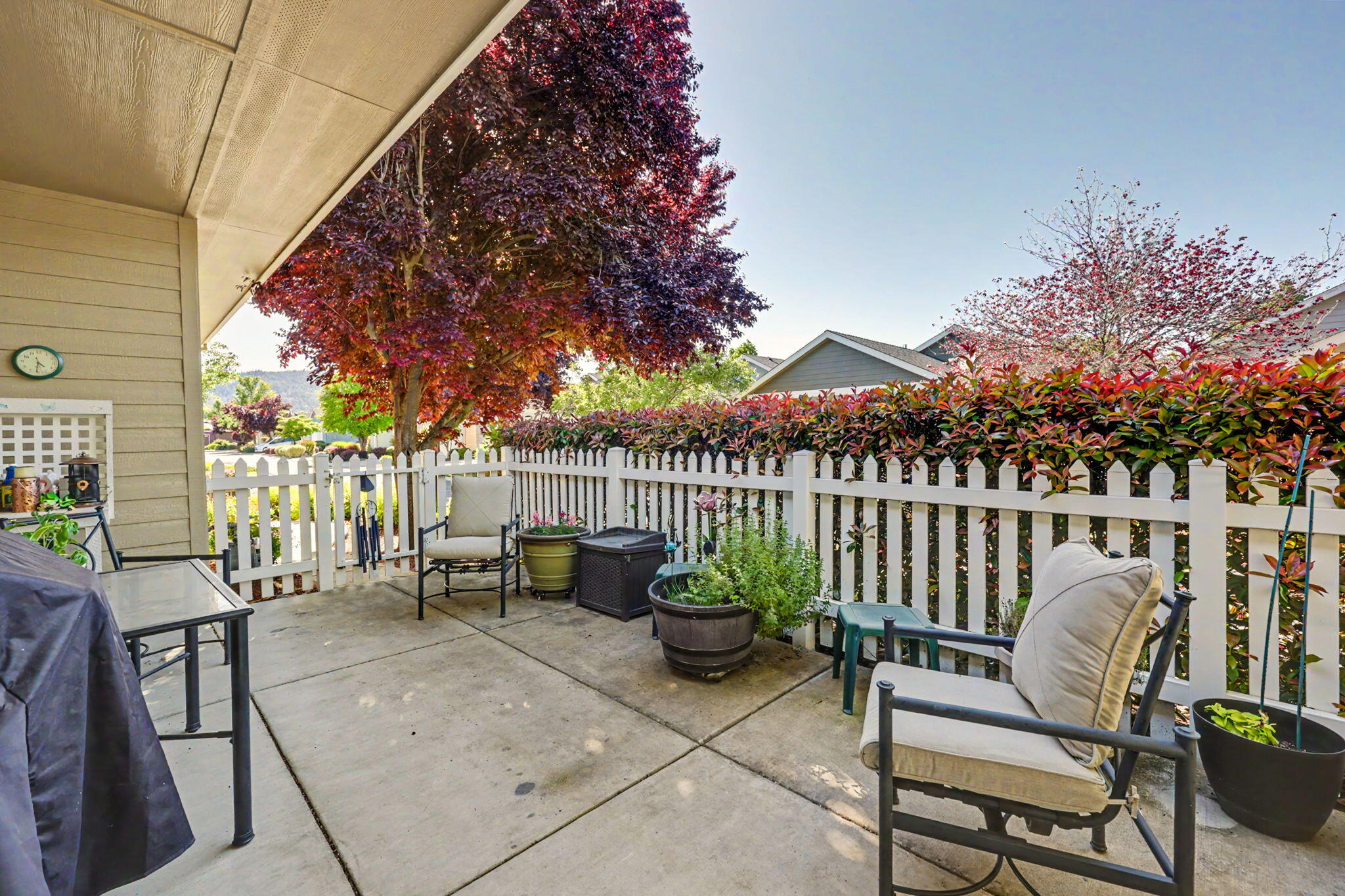 1099 North Haskell Street Central Point, OR 97502 - Photo 19 of 26 Patio