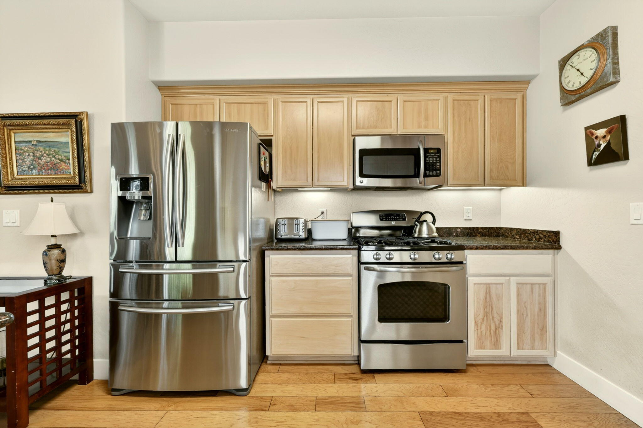 1099 North Haskell Street Central Point, OR 97502 - Photo 2 of 26 Stainless Kitchen