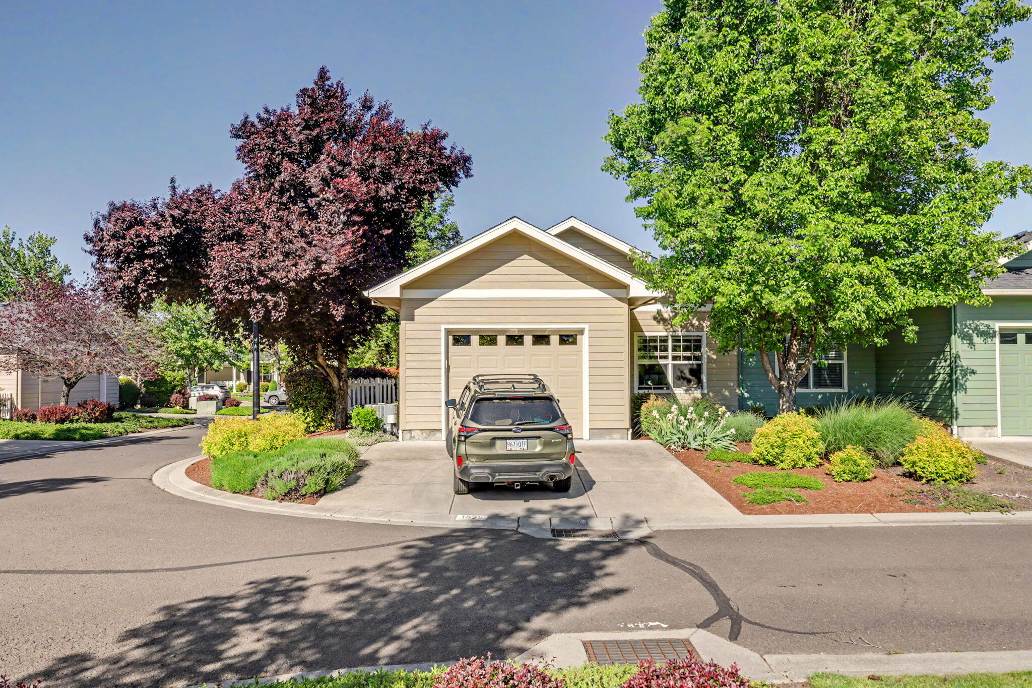 1099 North Haskell Street Central Point, OR 97502 - Photo 21 of 26 garage