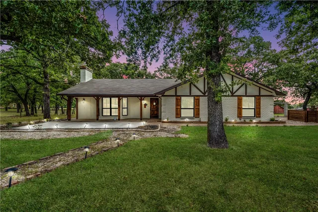 $679,900 | 3754 Ft Graham Road, West, TX 76691