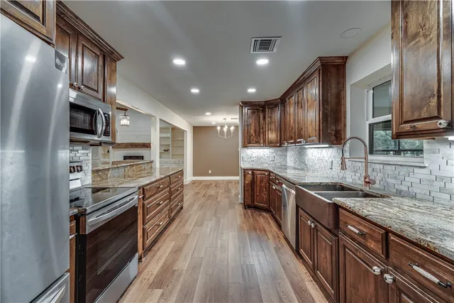 $679,900 | 3754 Ft Graham Road, West, TX 76691