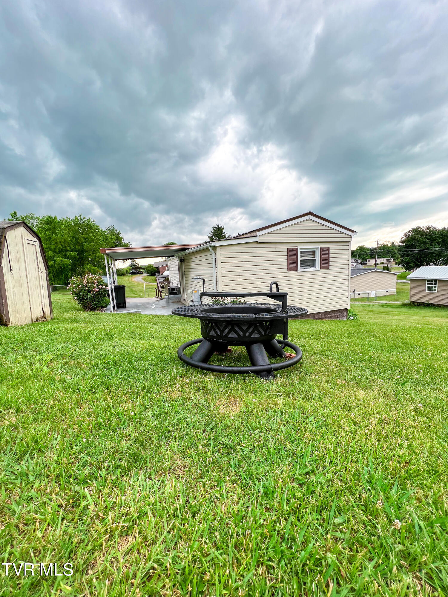 613 Painter Creek Road Bristol, TN 37620 - Photo 20 of 39 IMG_8787