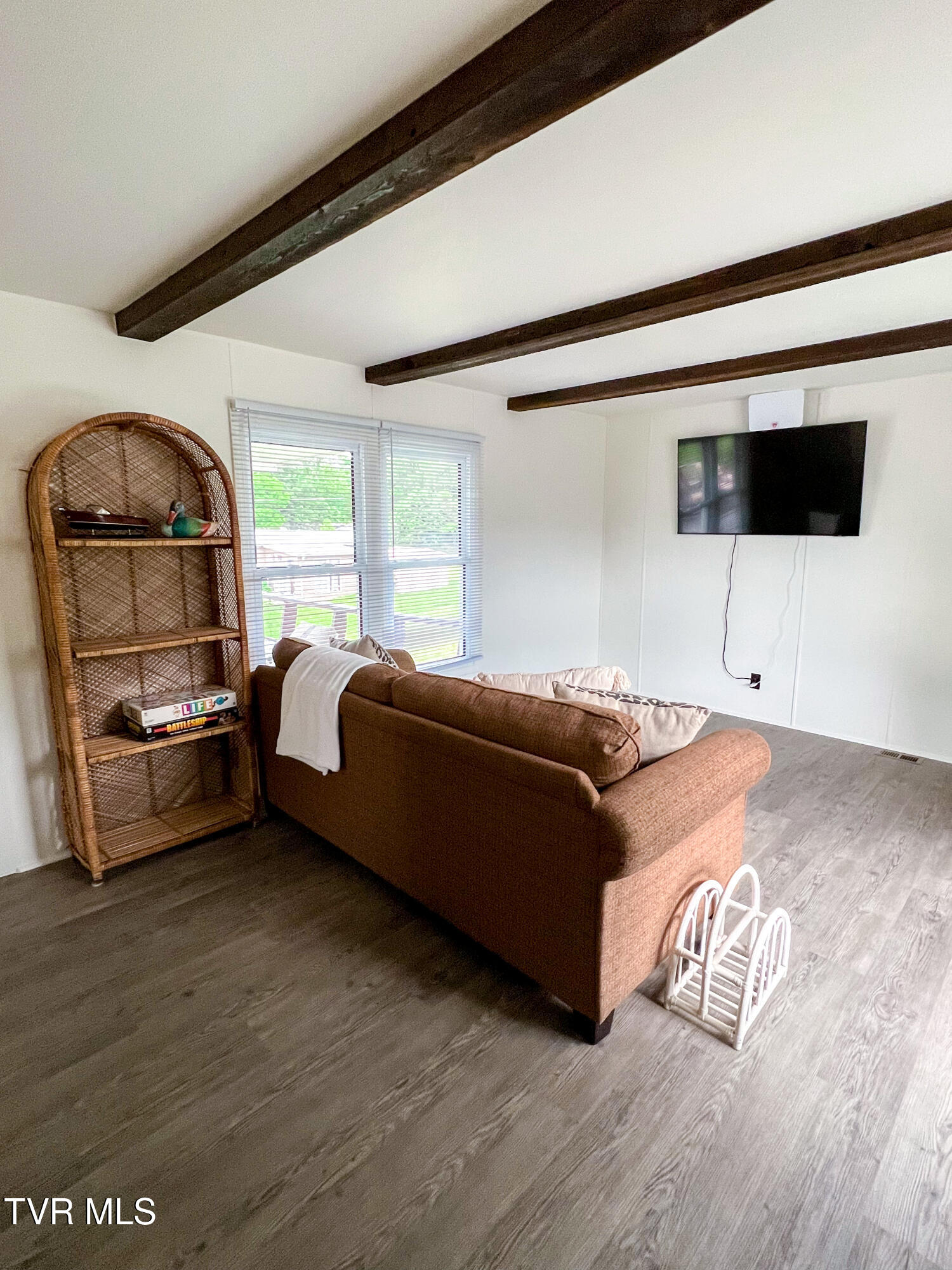 613 Painter Creek Road Bristol, TN 37620 - Photo 4 of 39 IMG_8759