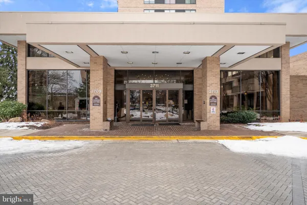 $2,599 | 3709 South George Mason Drive, Unit 1508, Falls Church, VA 22041