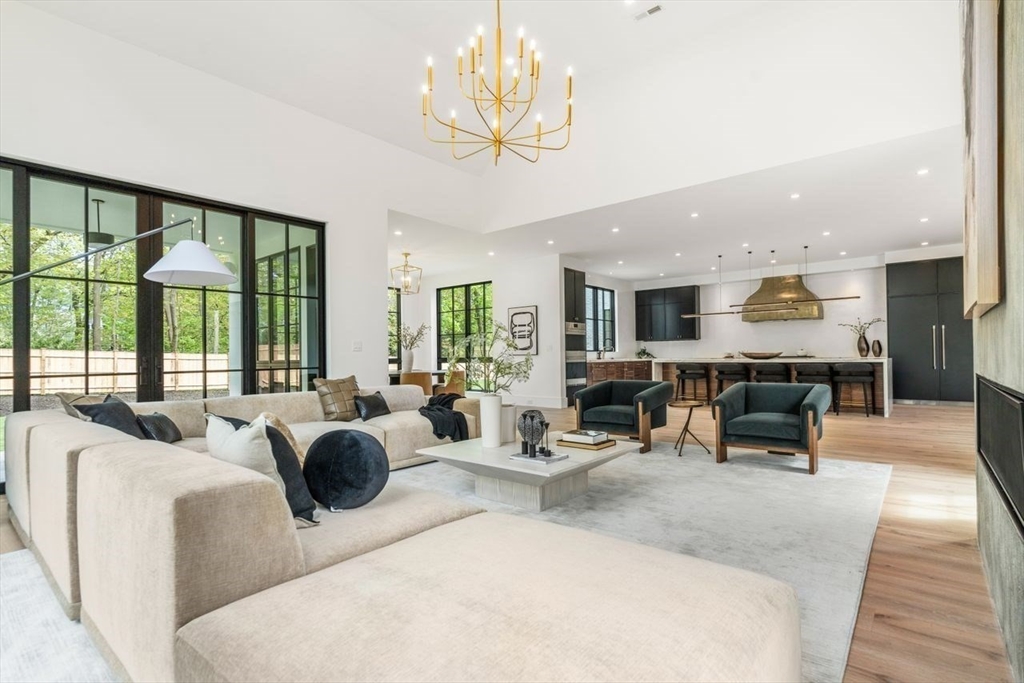 279 Fuller Street Newton, MA 02465 - Photo 25 of 42 a living room with furniture and a large window