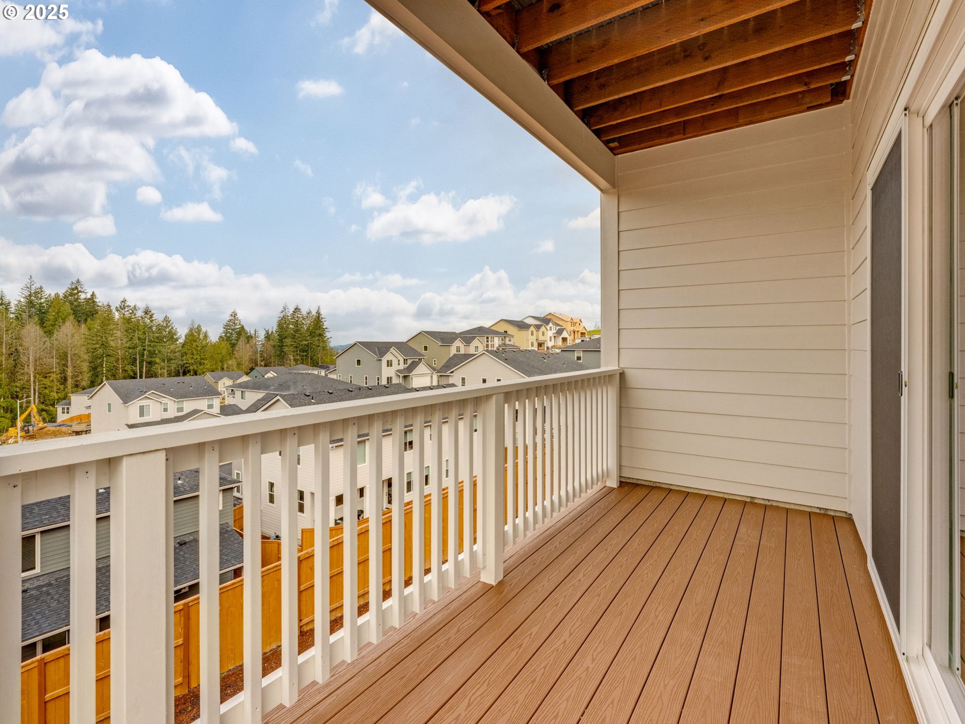 2041 Northeast Ridge Run Lane Estacada, OR 97023 - Photo 40 of 45 Balcony