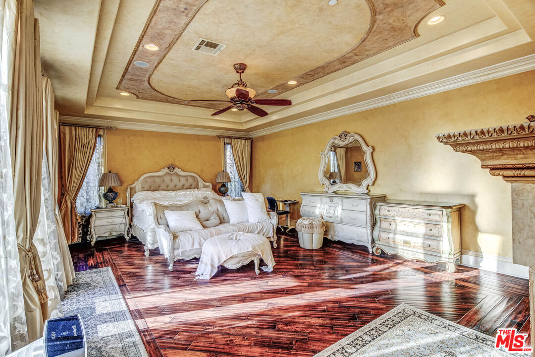 8336 Lexington Road Downey, CA 90241 - Photo 26 of 49 a living room with furniture