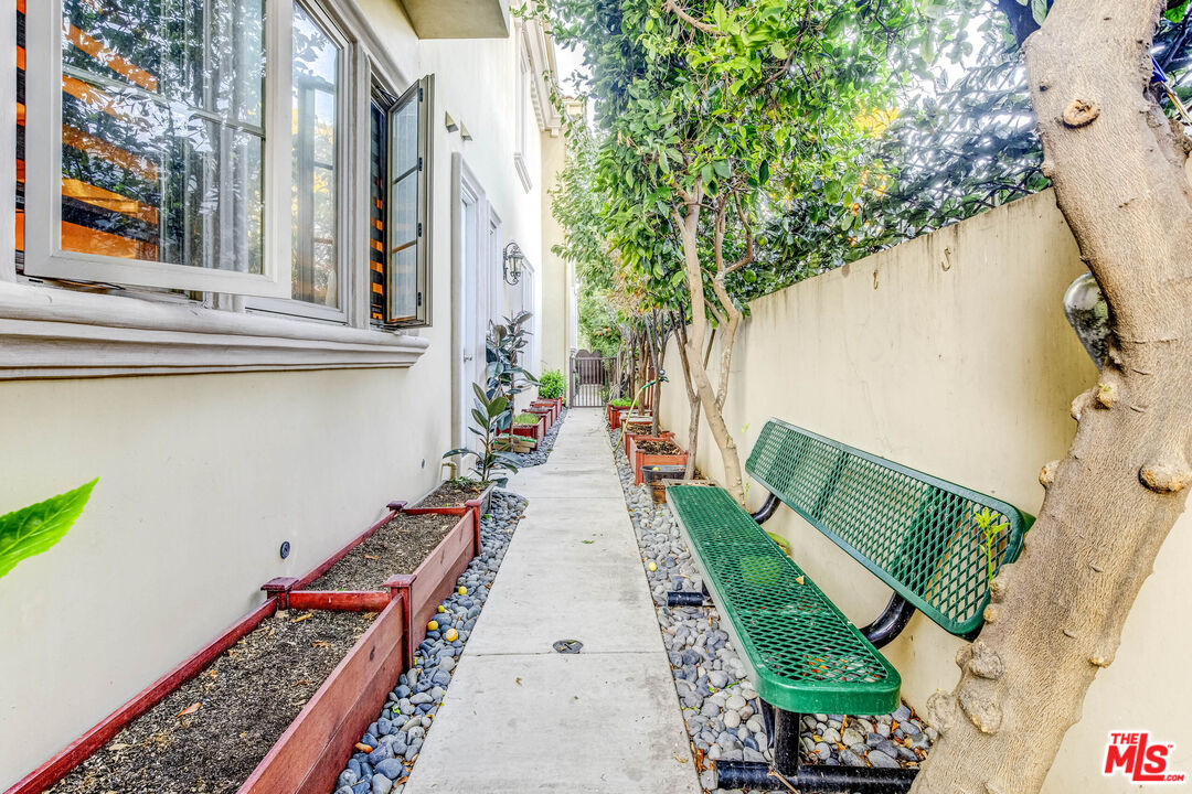 8336 Lexington Road Downey, CA 90241 - Photo 49 of 49 a view of an outdoor space with seating area