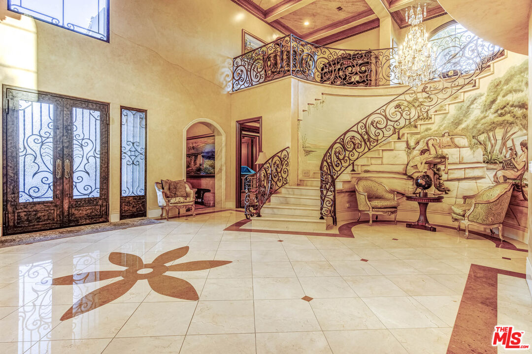 8336 Lexington Road Downey, CA 90241 - Photo 5 of 49 a view of entryway with an entryway