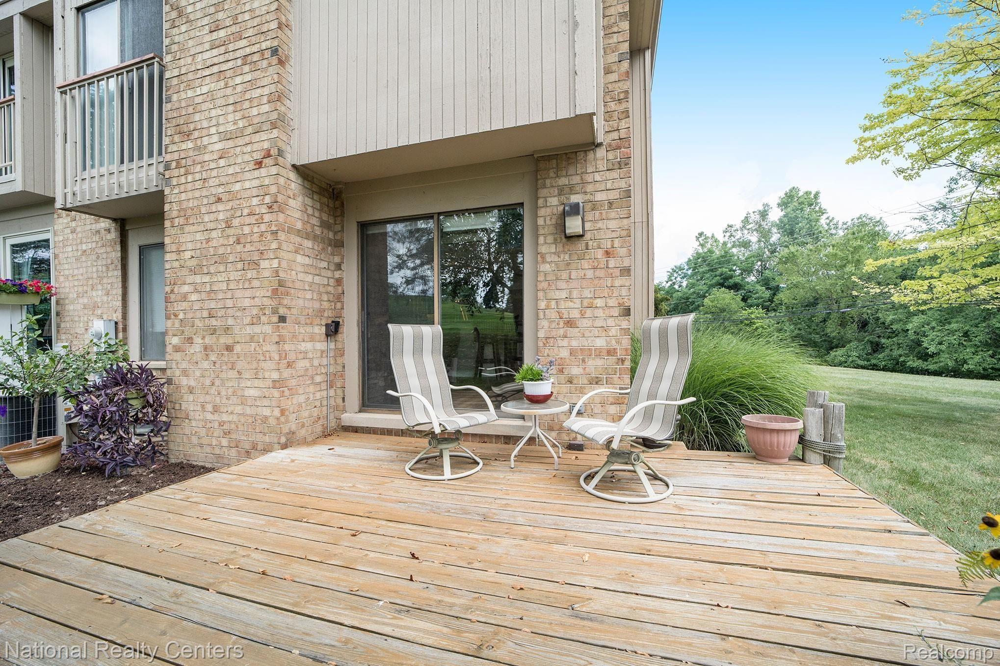 735 Oak Brook Ridge Drive Rochester, MI 48307 - Photo 23 of 30 017A1459.jpg