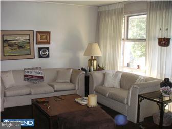 705 Pembroke Road Jenkintown, PA 19046 - Photo 4 of 9 Living Room