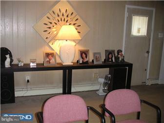 705 Pembroke Road Jenkintown, PA 19046 - Photo 8 of 9 Family Room
