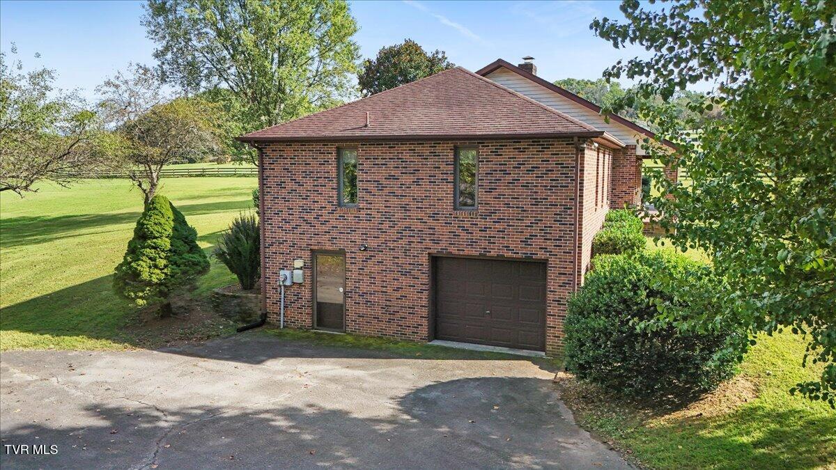809 Vickars Road Bluff City, TN 37618 - Photo 37 of 40 30-DJI_20250926161912_0716_D