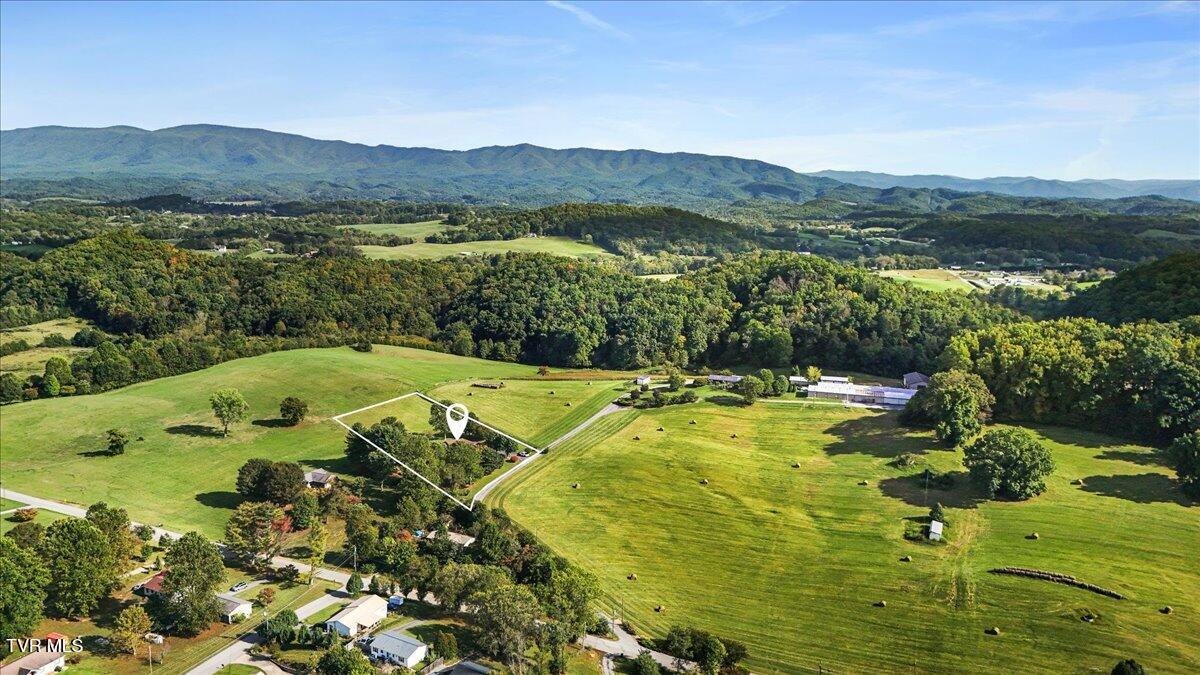 809 Vickars Road Bluff City, TN 37618 - Photo 39 of 40 35-DJI_20250926162048_0729_D