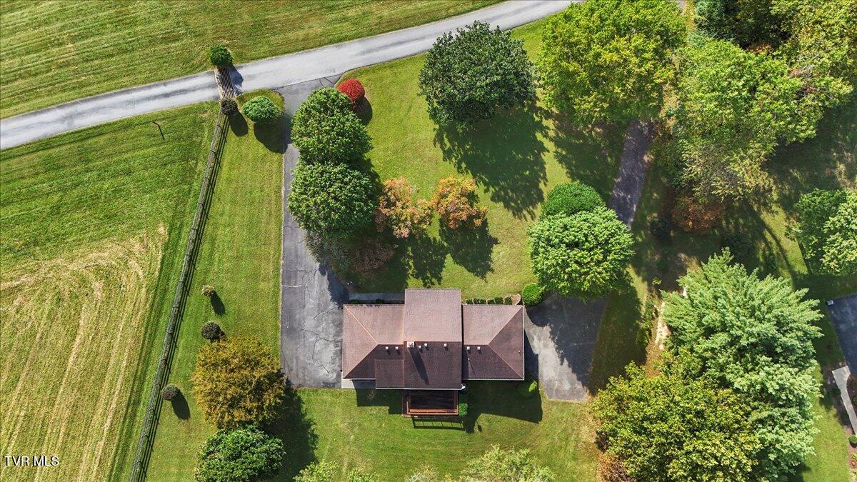 809 Vickars Road Bluff City, TN 37618 - Photo 4 of 40 33-DJI_20250926161955_0723_D