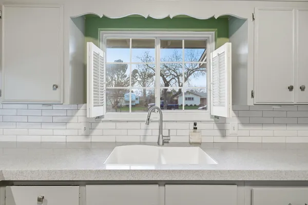 $420,500 | 6927 Riata Drive, Redding, CA 96002