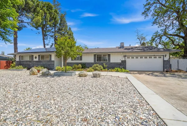 $420,500 | 6927 Riata Drive, Redding, CA 96002