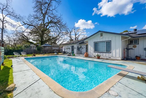 $420,500 | 6927 Riata Drive, Redding, CA 96002