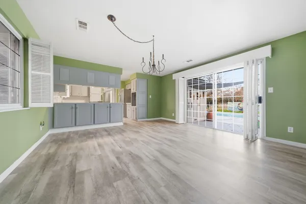 $420,500 | 6927 Riata Drive, Redding, CA 96002