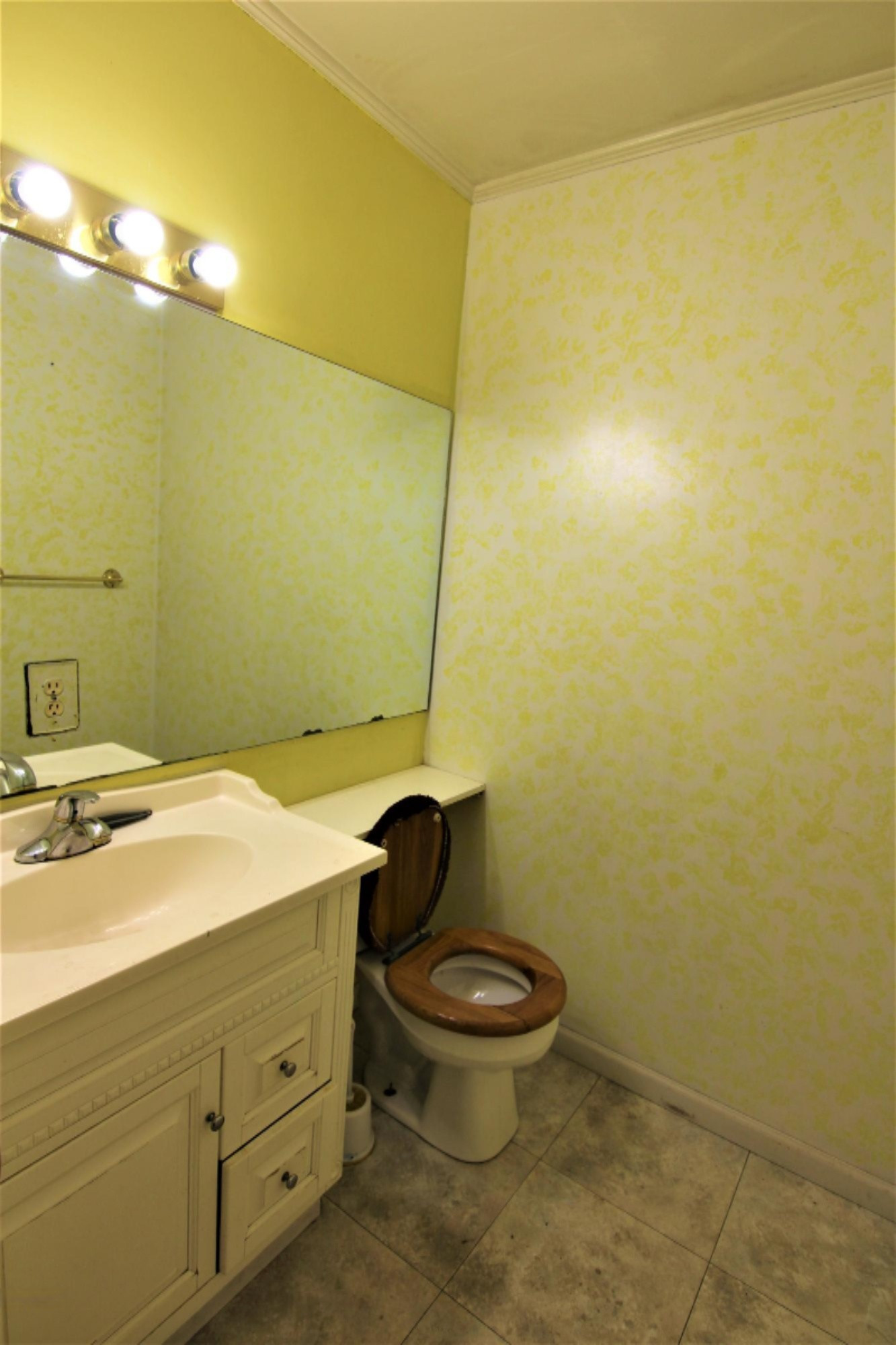 1491 Haverhill Road Muskegon, MI 49441 - Photo 11 of 28 IMG_2497