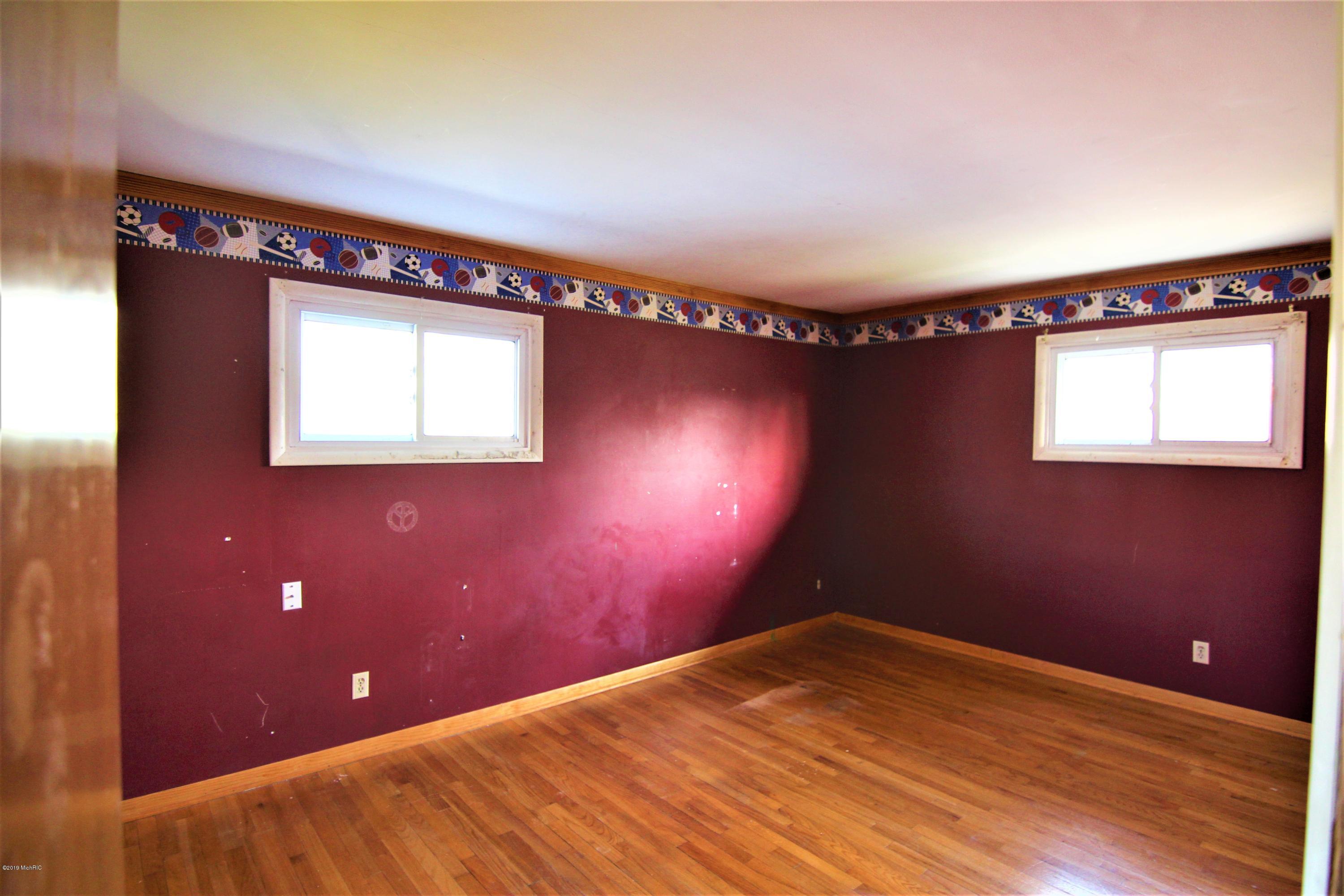 1491 Haverhill Road Muskegon, MI 49441 - Photo 16 of 28 IMG_2503
