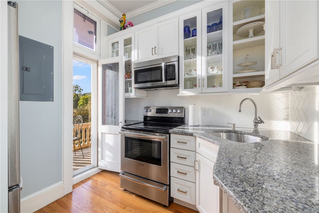 434 Bellevue Avenue, Unit 2B Newport, RI 02840 - Photo 13 of 27 Kitchen