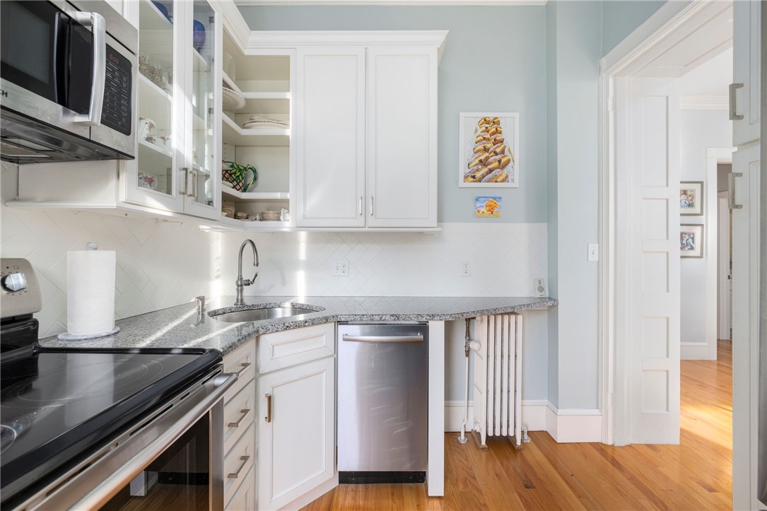 434 Bellevue Avenue, Unit 2B Newport, RI 02840 - Photo 14 of 27 Kitchen