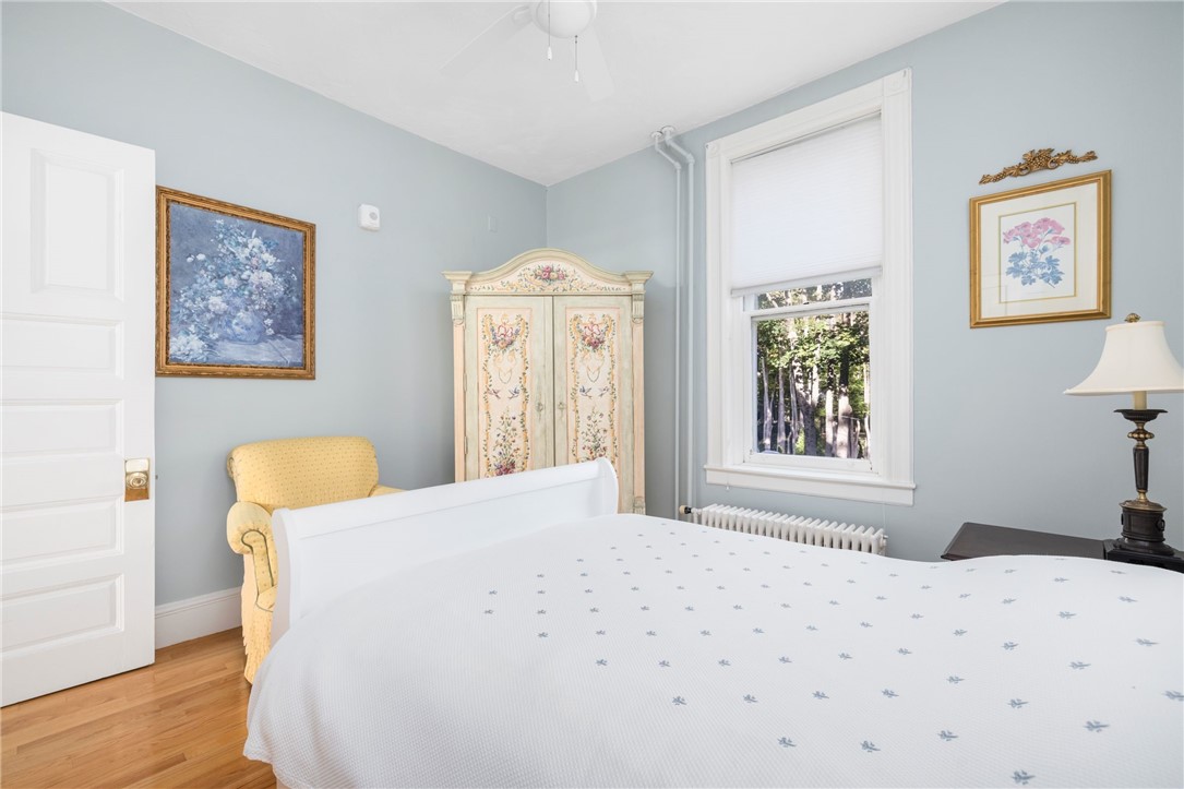 434 Bellevue Avenue, Unit 2B Newport, RI 02840 - Photo 16 of 27 Bedroom