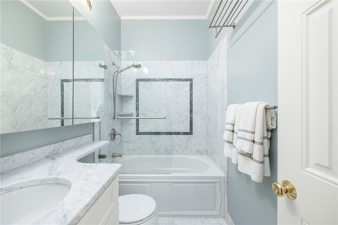 434 Bellevue Avenue, Unit 2B Newport, RI 02840 - Photo 21 of 27 Bathroom