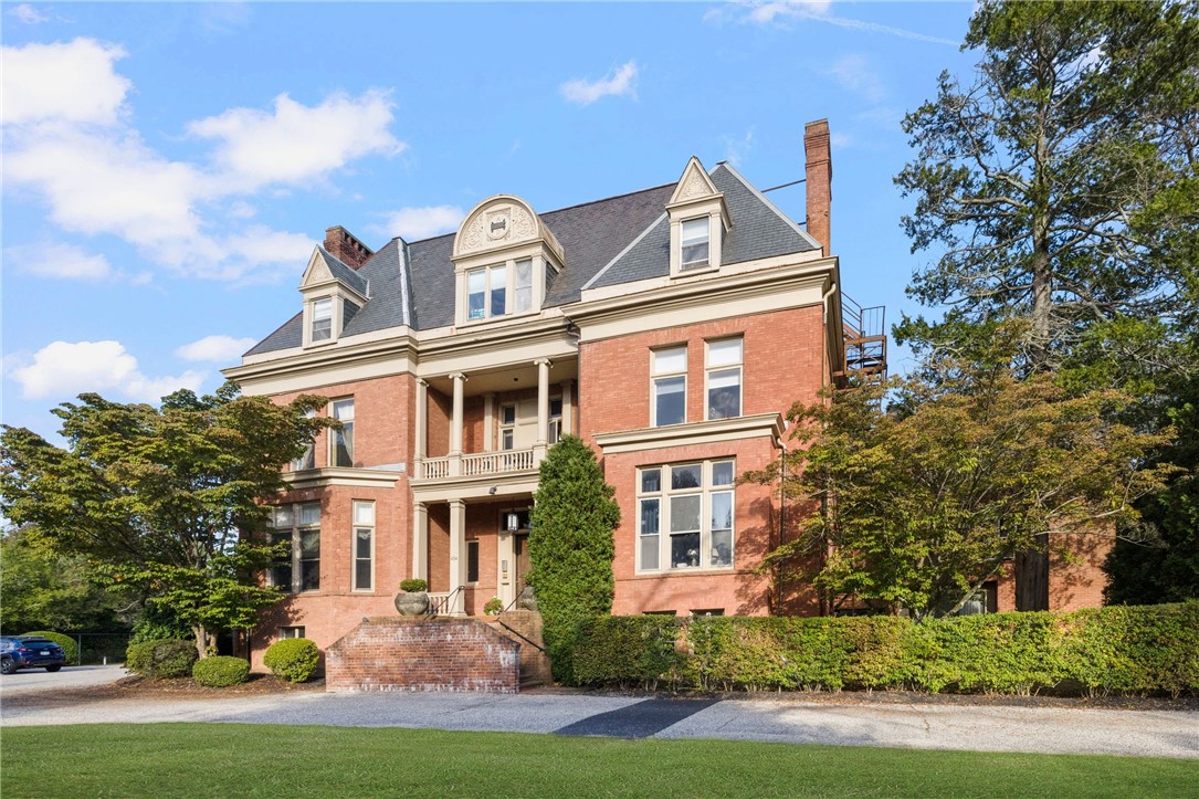 434 Bellevue Avenue, Unit 2B Newport, RI 02840 - Photo 25 of 27 Exterior