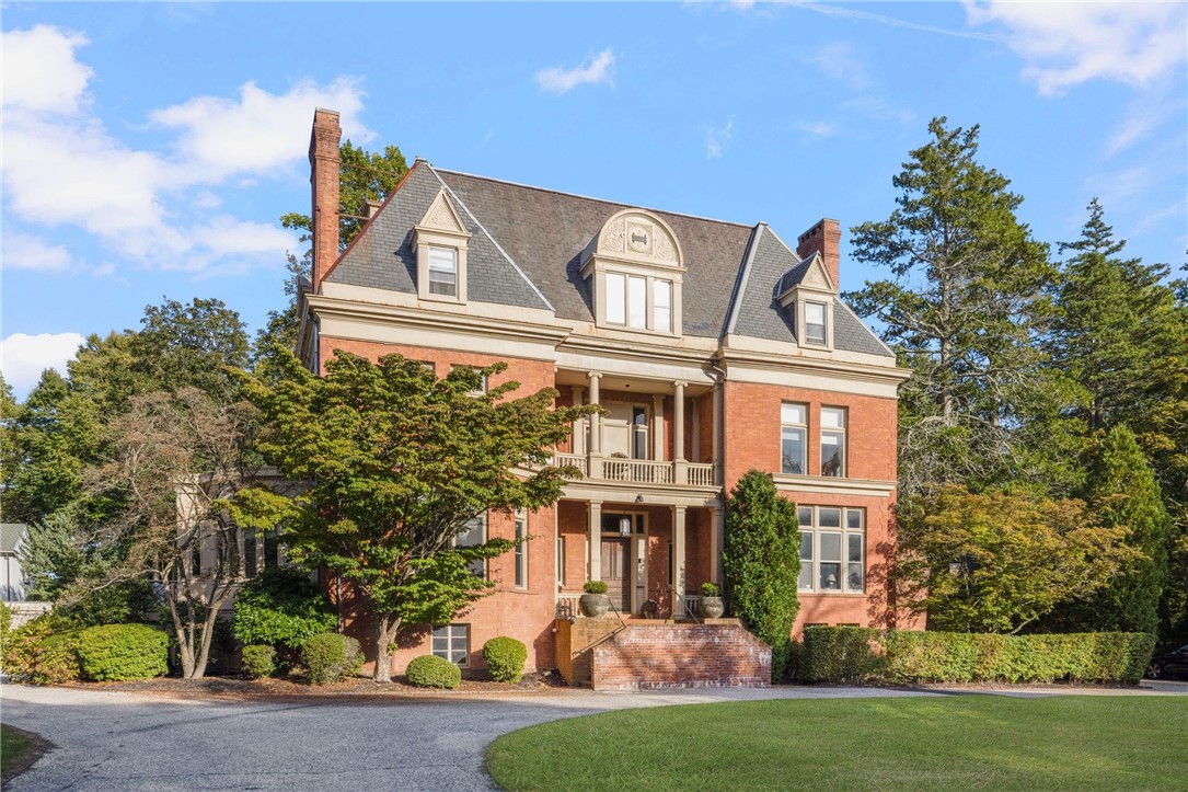 434 Bellevue Avenue, Unit 2B Newport, RI 02840 - Photo 26 of 27 Exterior