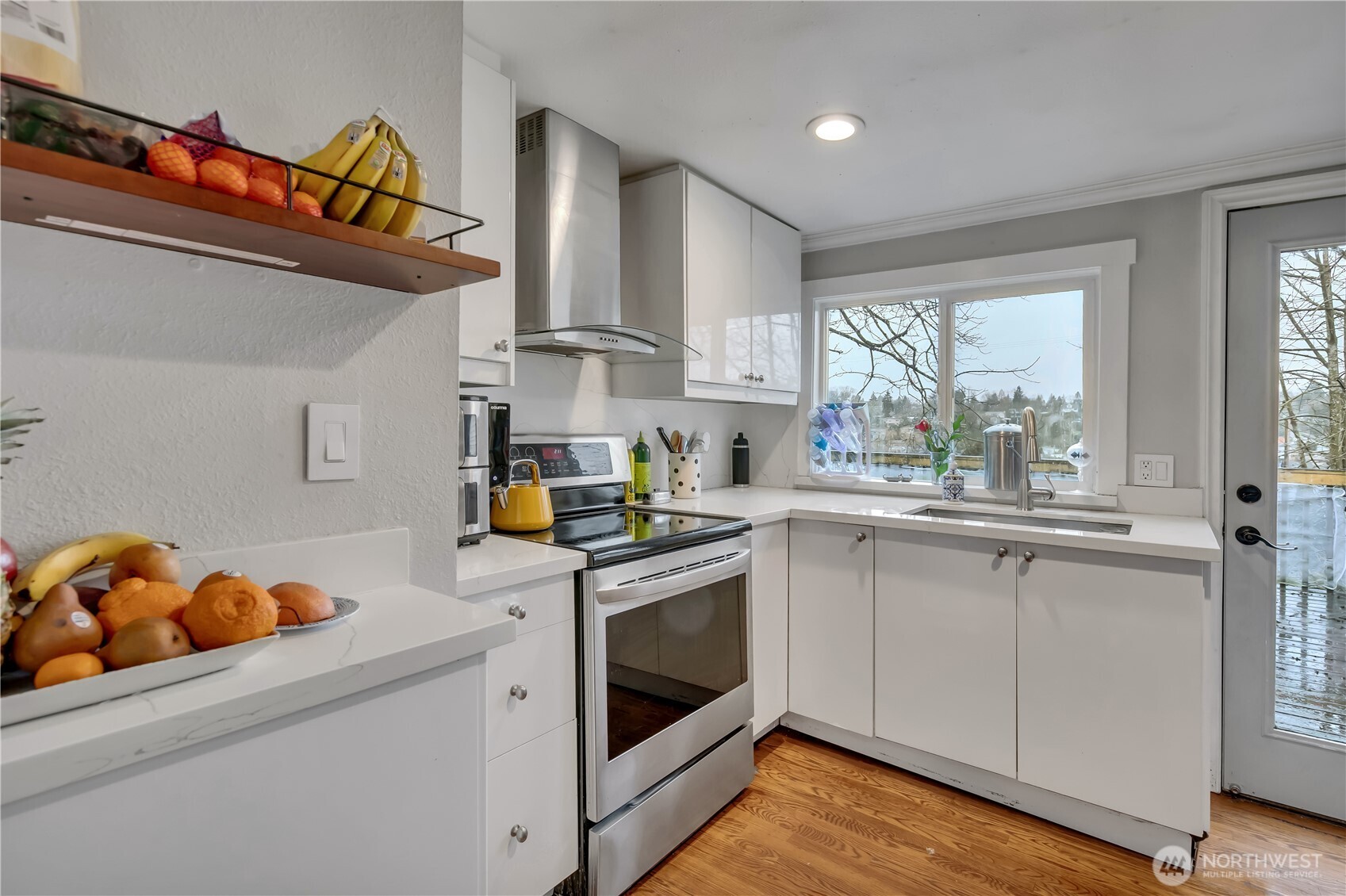 5429 Renton Avenue South Seattle, WA 98118 - Photo 9 of 18