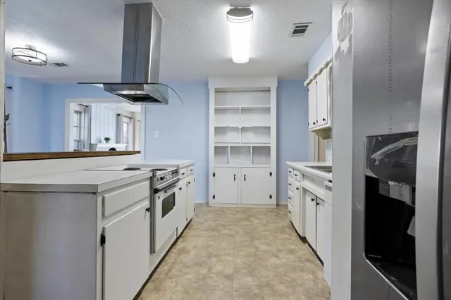 $215,000 | 1129 North Riverside Drive, Fort Worth, TX 76111