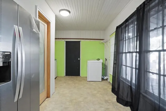 $215,000 | 1129 North Riverside Drive, Fort Worth, TX 76111