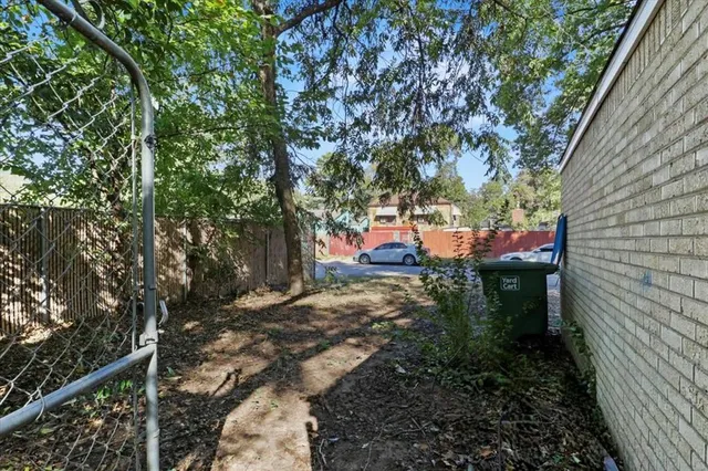 $215,000 | 1129 North Riverside Drive, Fort Worth, TX 76111