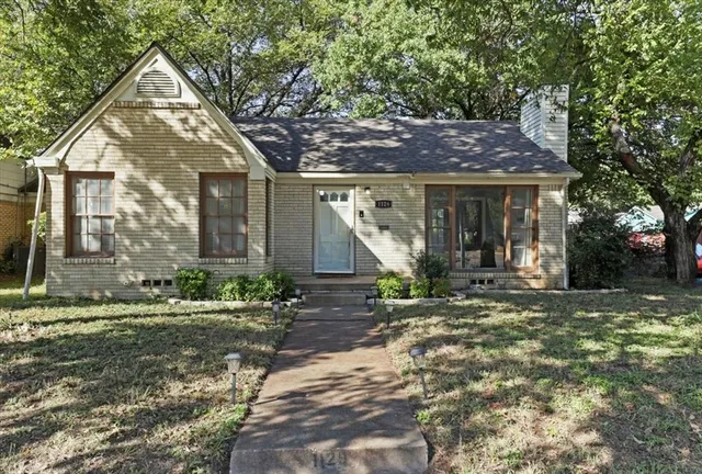 $215,000 | 1129 North Riverside Drive, Fort Worth, TX 76111
